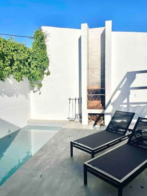 Classy And Relaxing Home In Tamboerskloof Cape Town
