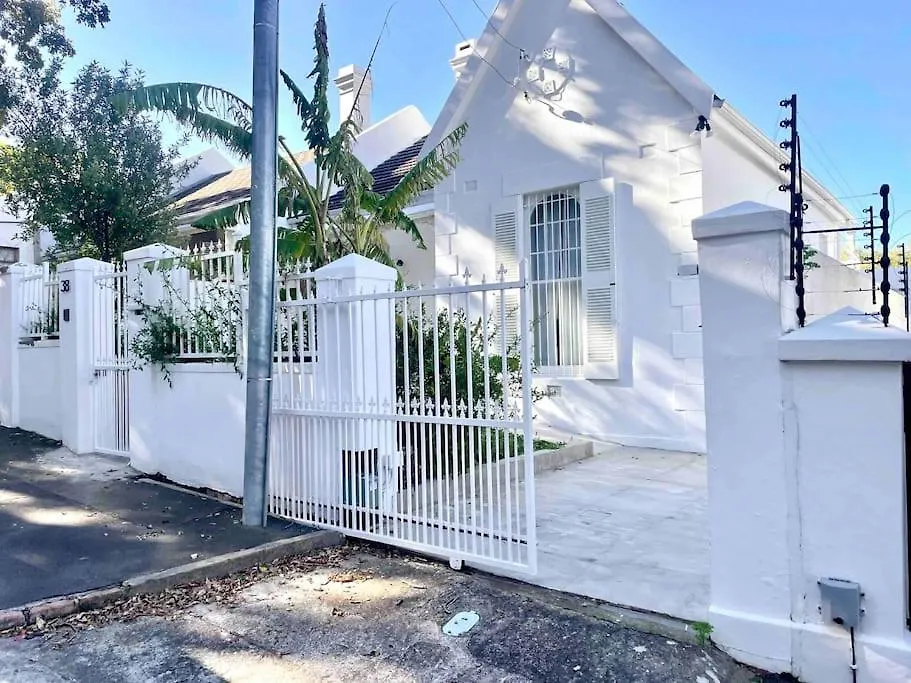 Classy And Relaxing Home In Tamboerskloof Cape Town
